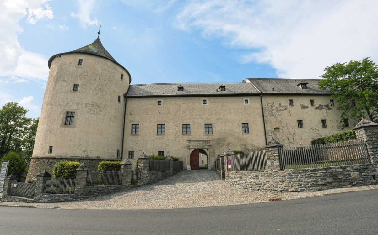 Aussicht auf das Schloss von der Ferienwohnung Ottilie im Waldviertel in Ottenschlag